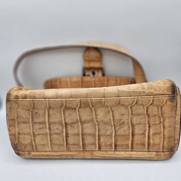 Rare Dooney & Bourke Purse Embossed Leather purse w certificate of authenticy - Picture 8 of 16